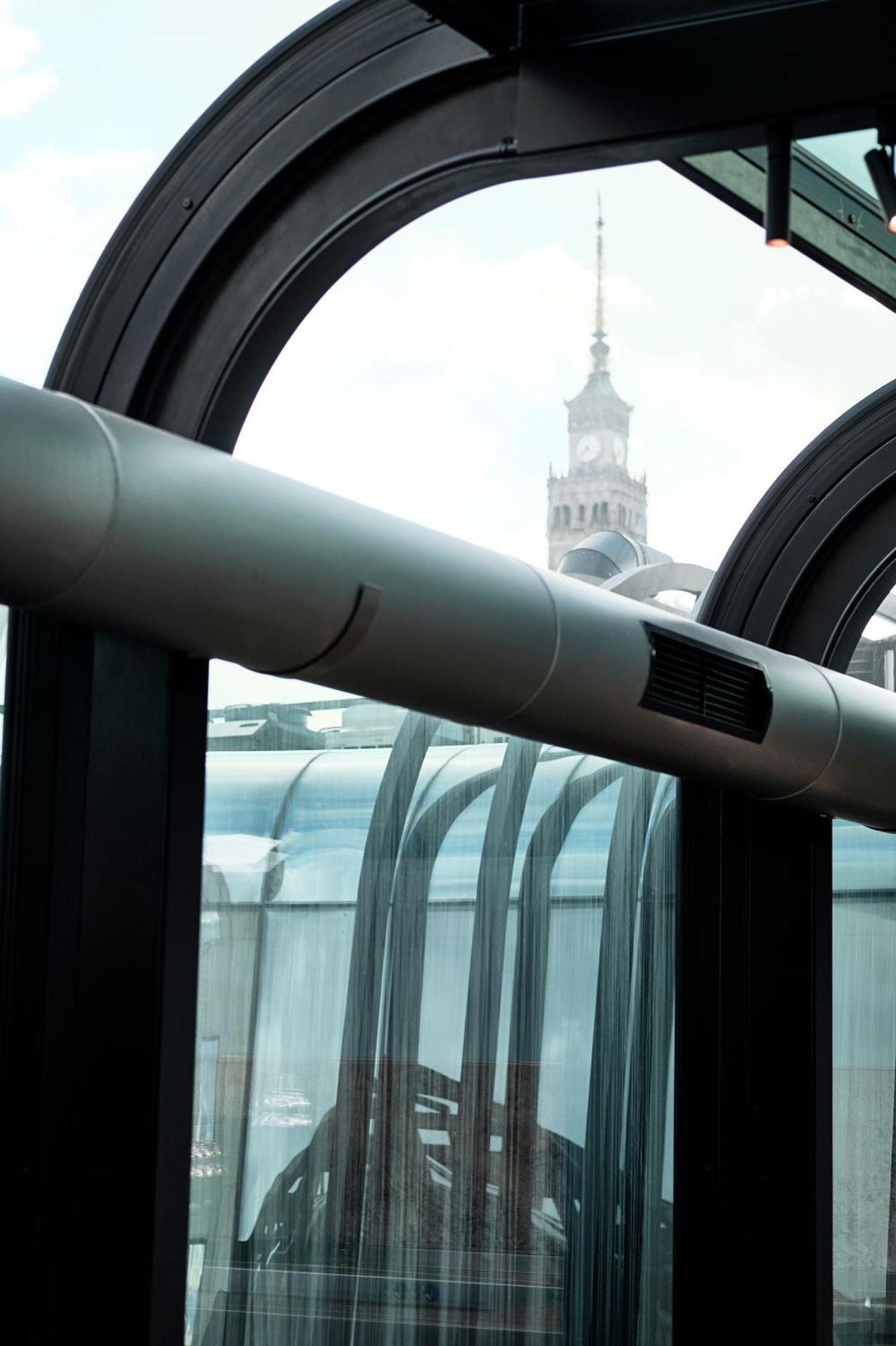 Hotel Warszawa Esterno foto A ventilation grille on the London Bridge