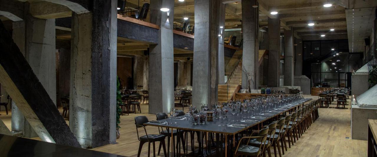 Hotel Warszawa Esterno foto The dining room