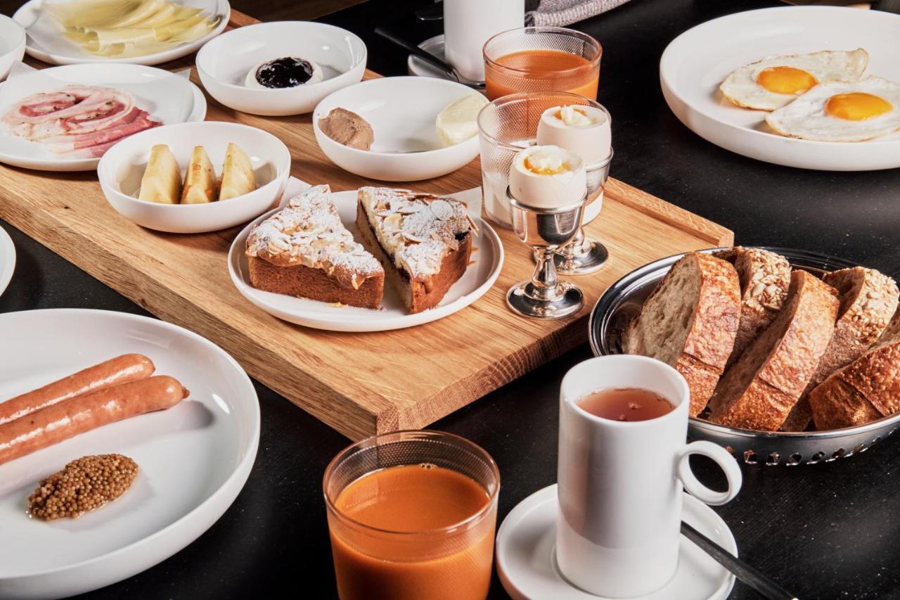 Hotel Warszawa Esterno foto A traditional German breakfast